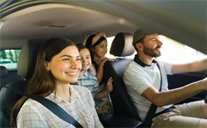 Jak wybrać bezpieczne rodzinne auto do miasta i na urlop?