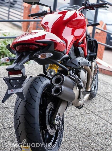 Ducati Monster 2016, widlasty silnik 2
