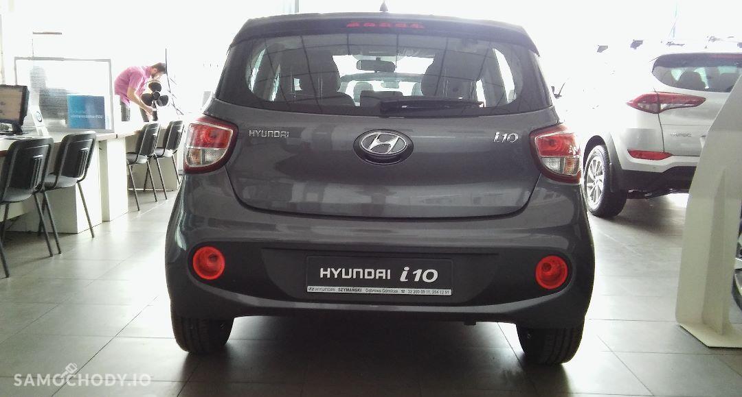 Hyundai i10 Pakowny miejski samochód 16