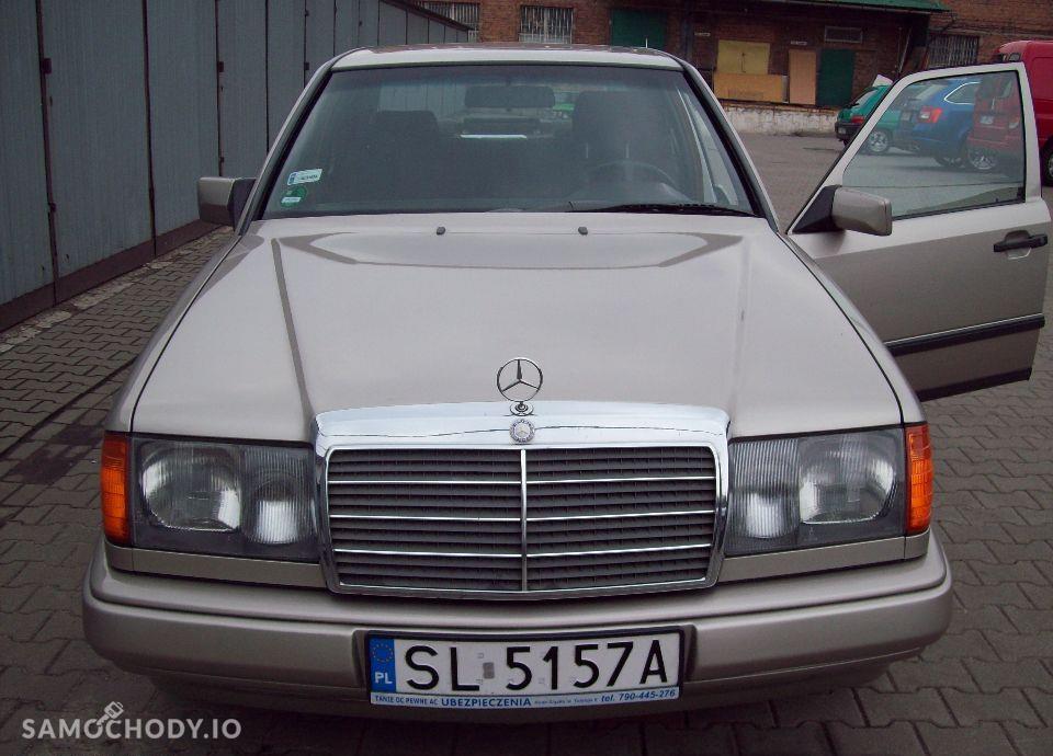 Mercedes-Benz Klasa E Gratka dla miłośników klasyki lat osiemdziesiątych 2