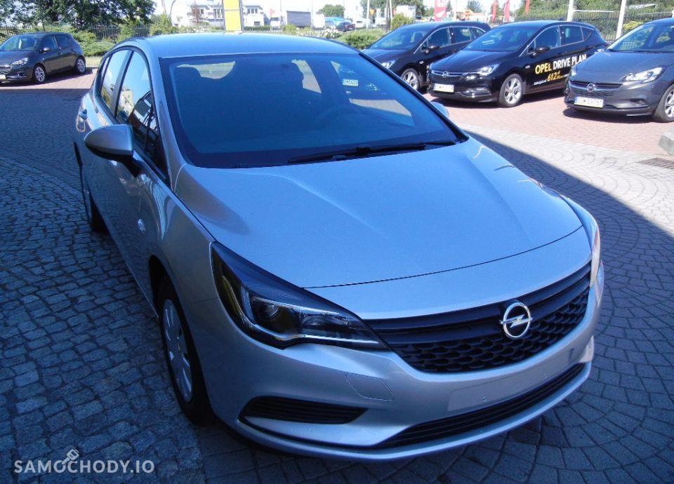 Opel Astra Nowy Essentia 1.4 100 KM doposażona Autoryzowany Dealer Opel 2