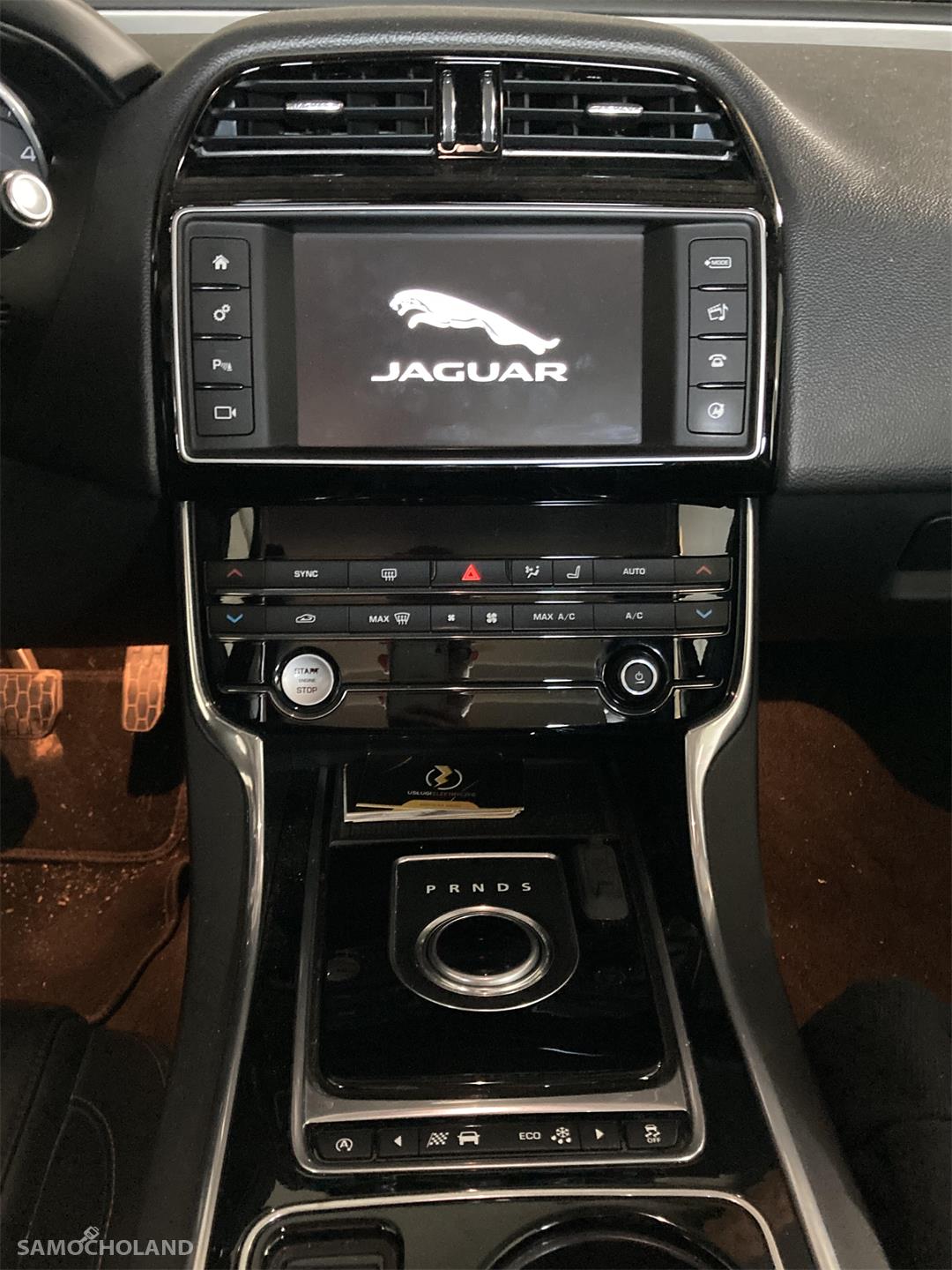 Jaguar XE Prestige 2.0 180KM AUTOMAT małe 46