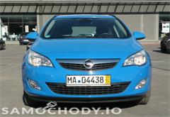 samochody osobowe Opel Astra J