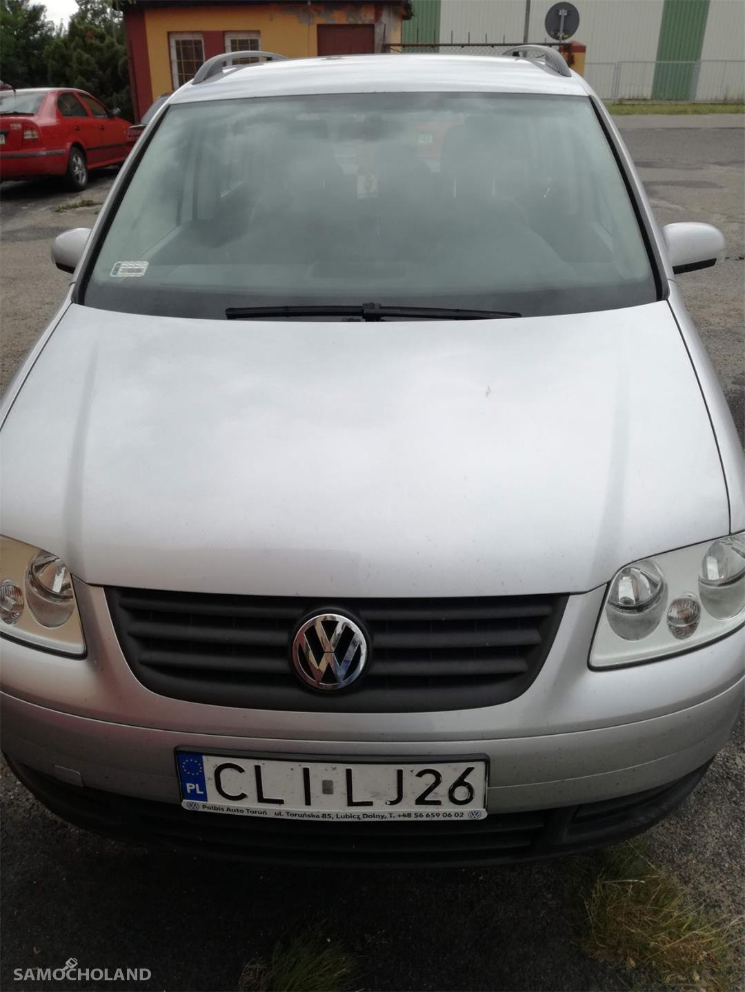 Volkswagen Touran I (2003-2010)  1