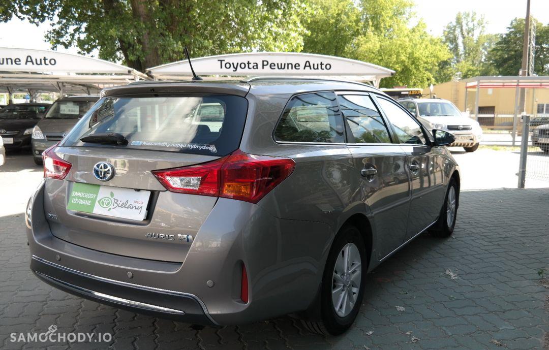 Toyota Auris Hybrid 135 Premium 11