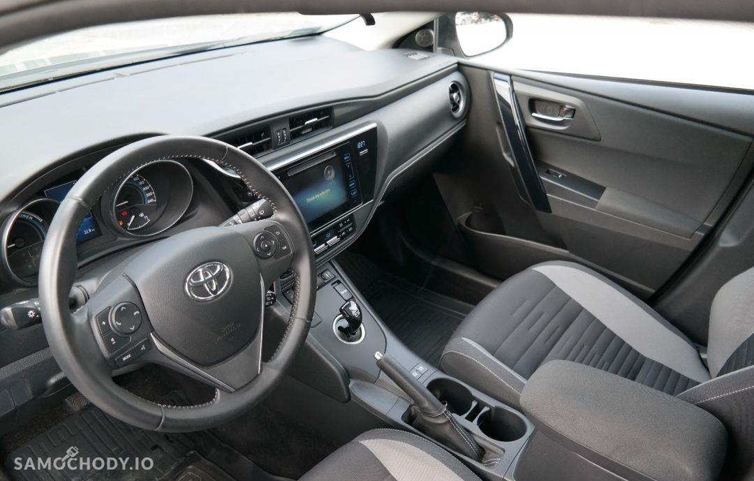 Toyota Auris Hybrid 135 Comfort + Style 2