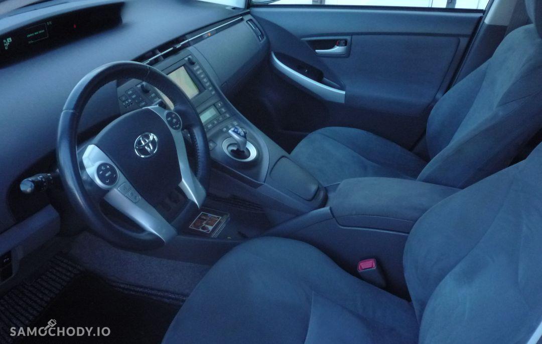 Toyota Prius Klimatyzacja elektryczne szyby navi super stan 29