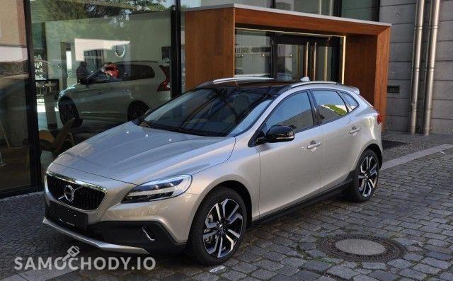 Volvo V40 D3, CROSS COUNTRY; SUMMUM; Xenium Pakiet,203, bezwypadkowy VAT 23% małe 121
